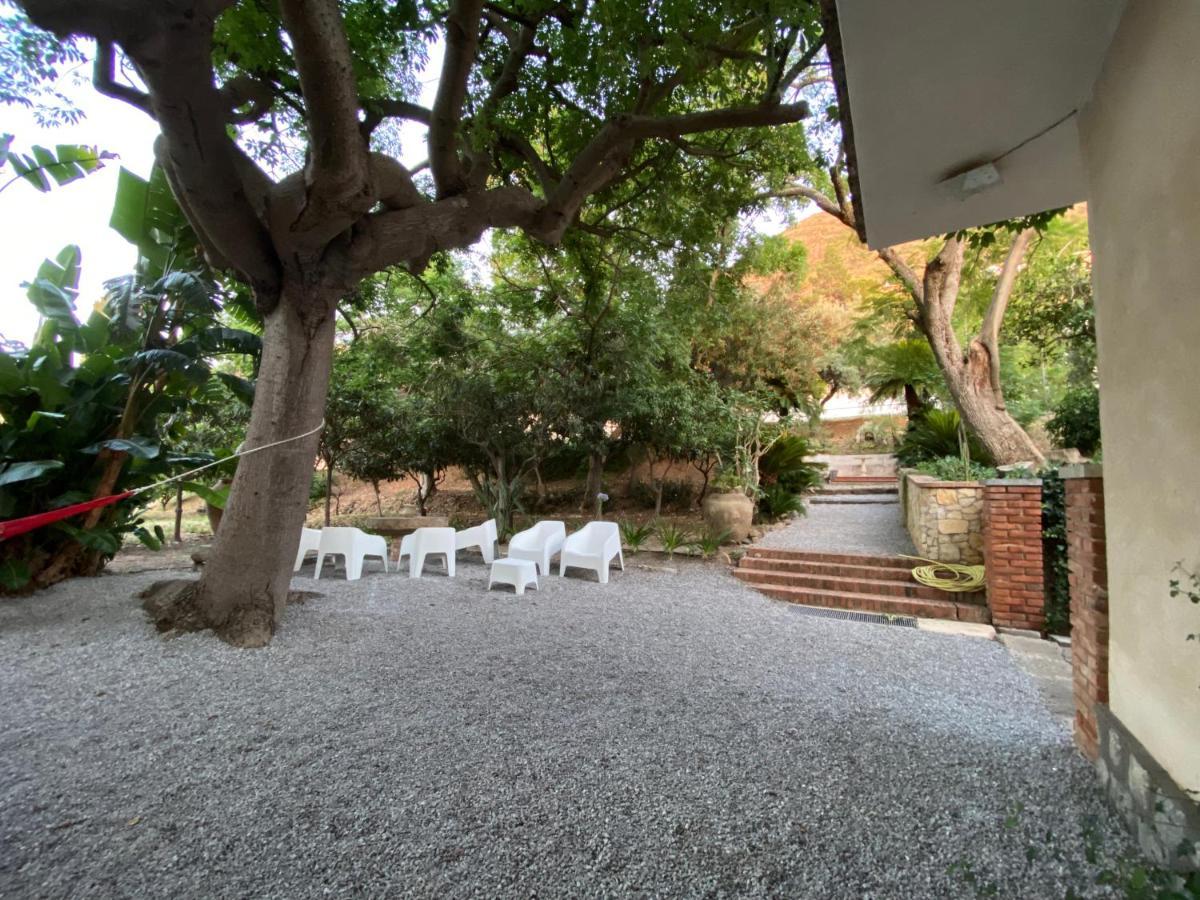 Villa Tana Pacenzia Cefalu Exterior photo
