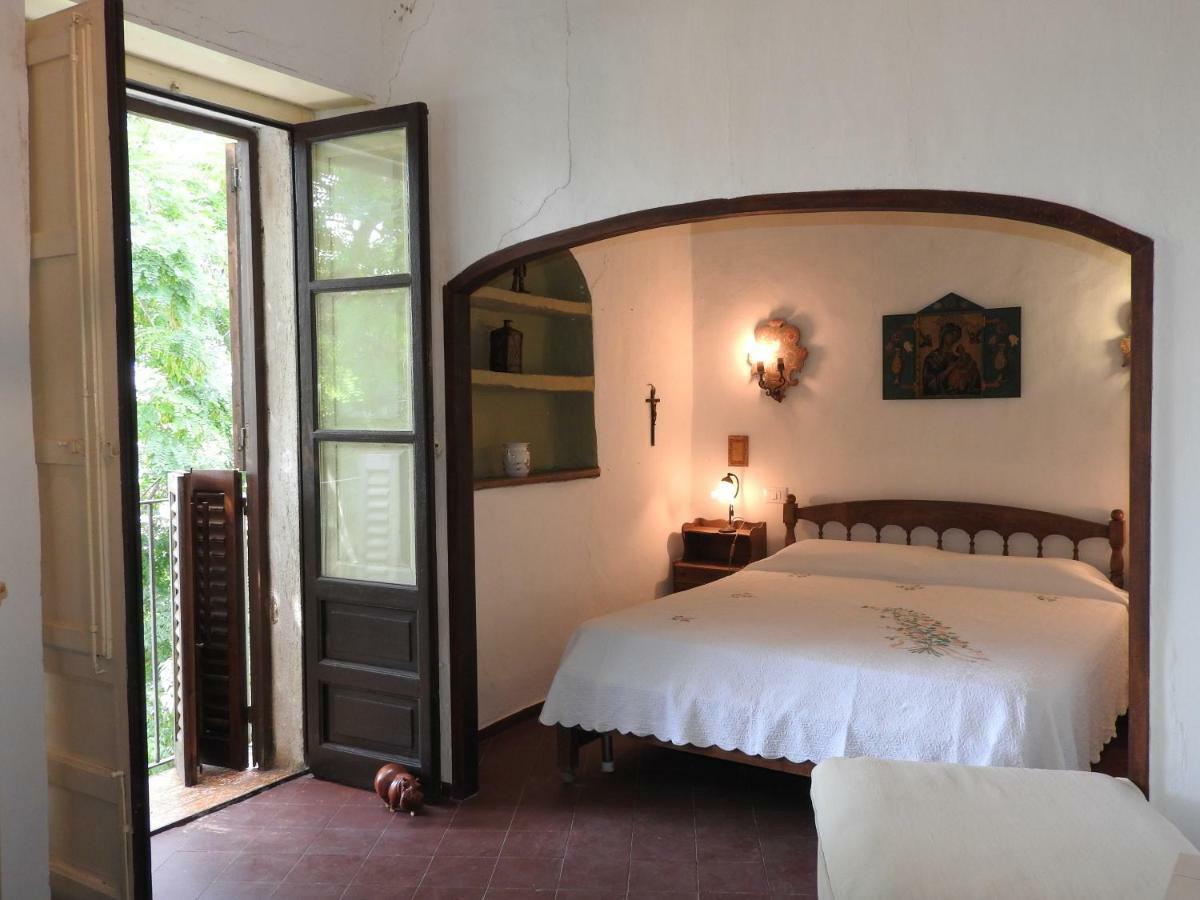 Villa Tana Pacenzia Cefalu Exterior photo